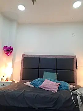 Aslhyn Gomez online show from March 4, 1:45 am