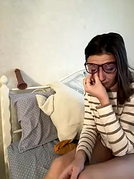 BeatriceTender online show from December 15, 5:45 am