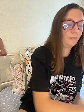 BeatriceTender online show from July 17, 10:52 am