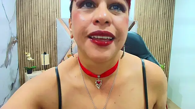 Anabella Thompson online show from June 20, 11:47 am
