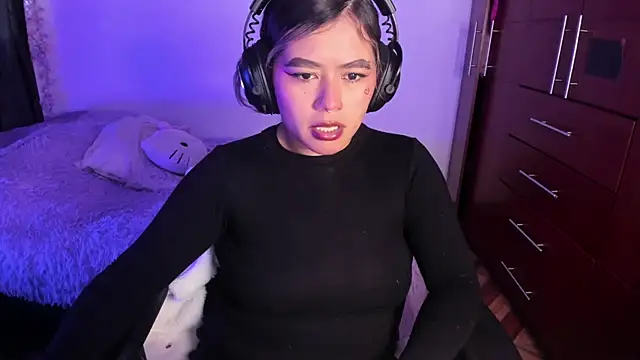 StephaniFox online show from October 24, 10:28 pm