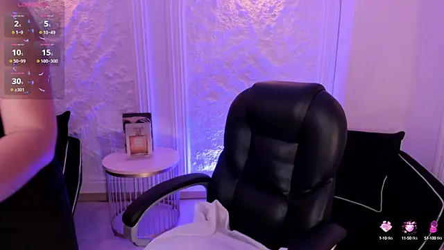 ViolettCastel online show from October 14, 7:05 pm