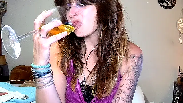 ZeelaXoXo online show from May 1, 3:32 am
