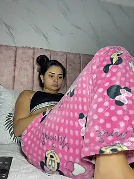 Kimmymadison- online show from July 23, 5:15 am