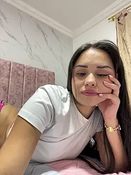 Kimmymadison- online show from June 18, 6:37 am