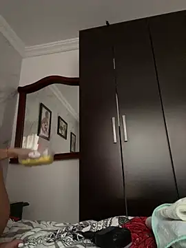 Kimmymadison- online show from July 22, 9:27 pm