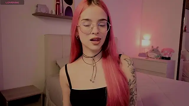 Roxxy mora online show from December 2, 11:40 pm