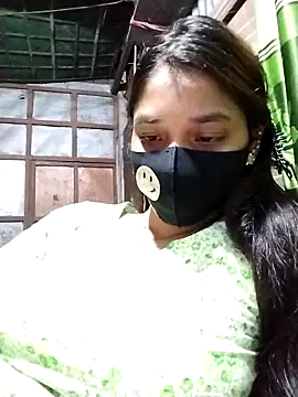 Snapshot of Aruyeshi- chatting on October 4, 4:18 am Aruyeshi- online show from October 4, 4:18 am