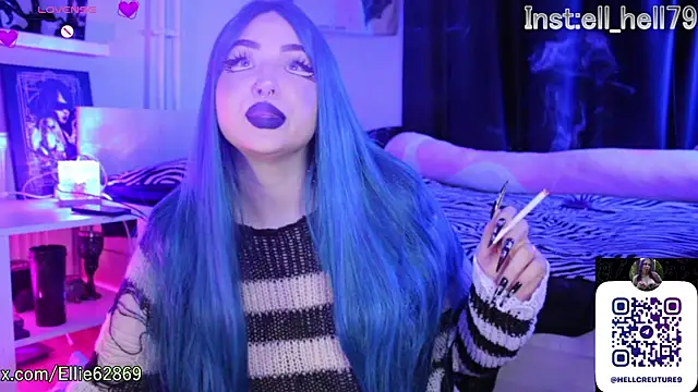 Snapshot of Kitty_goth chatting on October 13, 8:44 pm Kitty goth online show from October 13, 8:44 pm