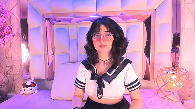 SaraMartini1 online show from May 18, 5:46 am