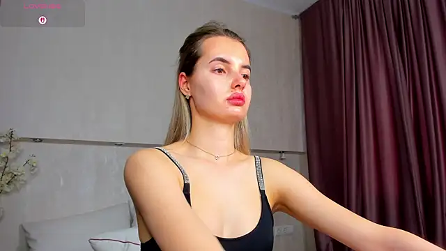 Erika Carpenter online show from May 16, 1:41 am