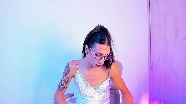 sofiaa grey  online show from August 3, 4:34 pm