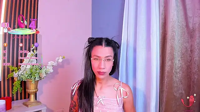 Snapshot of sofiaa_grey_ chatting on October 3, 2:11 pm sofiaa grey online show from October 3, 2:11 pm