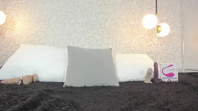 leigh-angels online show from June 24, 10:20 pm