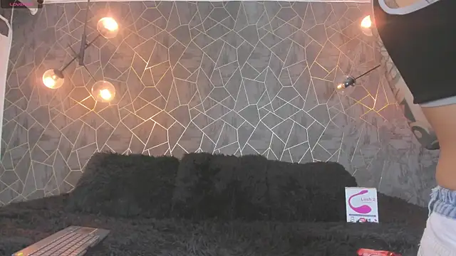 leigh-angels online show from January 9, 11:20 pm