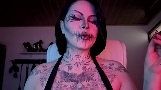 Snapshot of Olivia_seex chatting on October 2, 2:11 pm Olivia seex online show from October 2, 2:11 pm