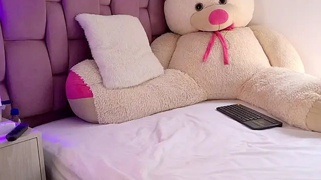 SophiaKarson online show from March 12, 6:43 pm