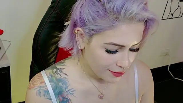 Natalia Montoya online show from February 13, 12:45 am