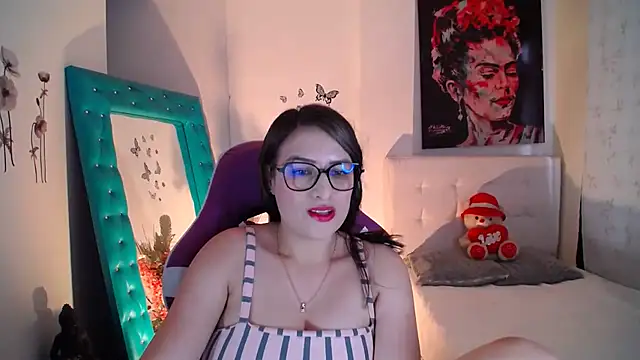 esmeraldaa230 online show from September 26, 8:06 pm