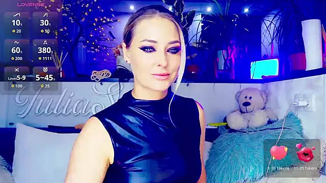 Snapshot of _JuliaSpace_ chatting on September 27, 4:47 pm JuliaSpace online show from September 27, 4:47 pm