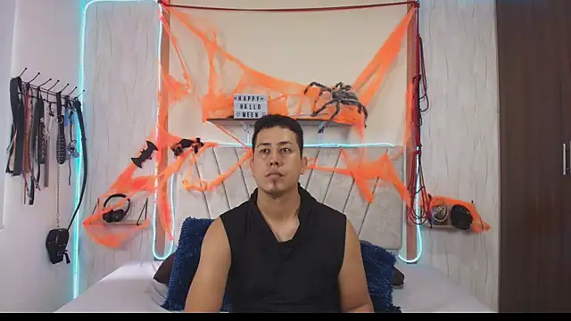 Snapshot of Liana_Asaff chatting on October 14, 6:43 pm Liana Asaff online show from October 14, 6:43 pm