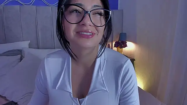 EvaaStevens online show from June 6, 7:53 pm