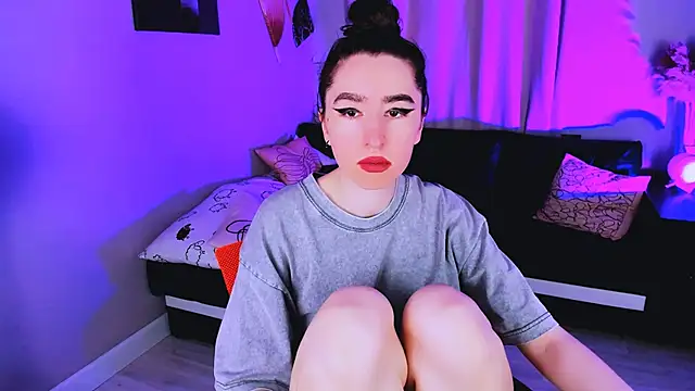 Snapshot of Lily_xBabe chatting on October 18, 9:01 am Lily xBabe online show from October 18, 9:01 am