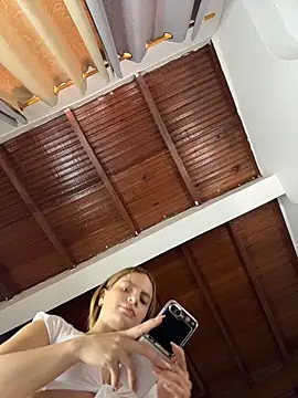 emiss  online show from April 28, 4:33 pm