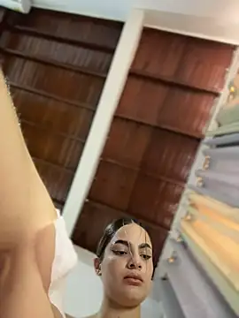 emiss  online show from November 15, 3:13 pm