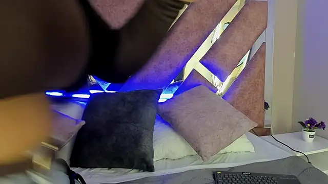 PaulinaDuarte online show from October 31, 12:42 pm