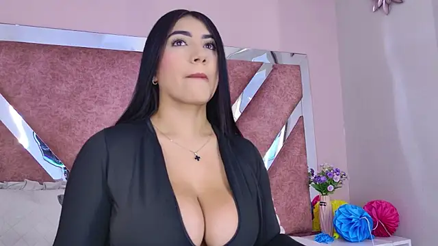 PaulinaDuarte online show from June 26, 12:17 pm