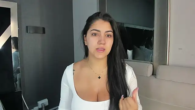PaulinaDuarte online show from April 16, 11:54 am