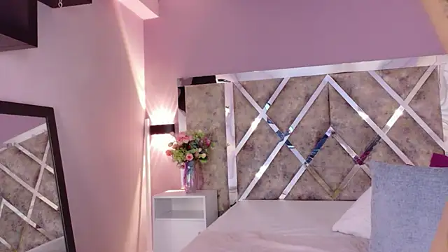 PaulinaDuarte online show from July 28, 6:20 pm