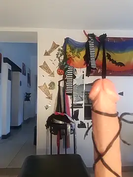 freyamoret online show from October 25, 5:59 am