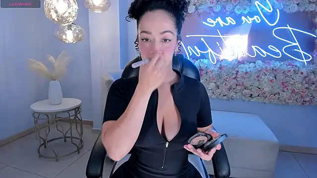 AlessaRomero online show from October 7, 7:18 pm