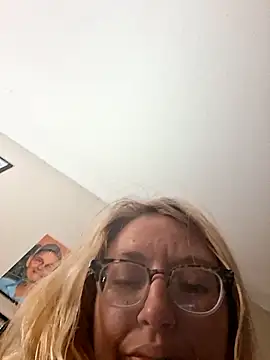xWhoreAbleX Pika online show from May 25, 3:27 am