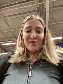 Molllyyyyuggg online show from November 24, 7:49 pm