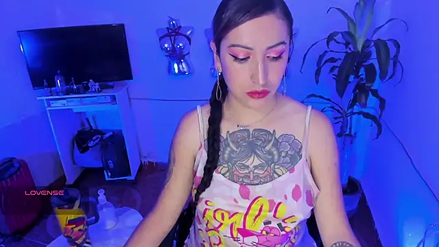 LucyStrike  online show from July 1, 1:49 am