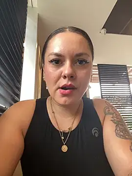 Snapshot of Luccreccia_ chatting on September 20, 9:18 am Luccreccia online show from September 20, 9:18 am