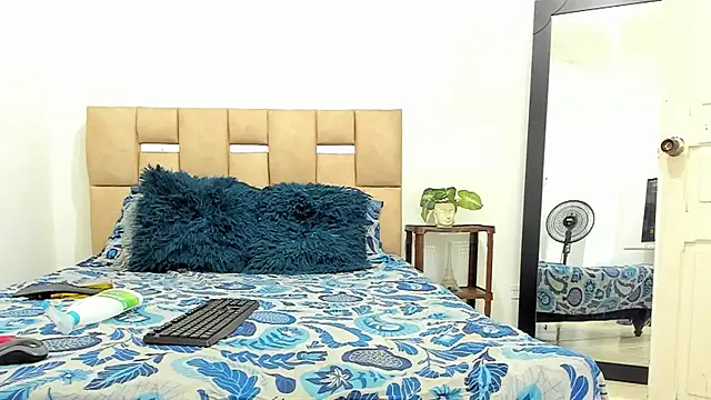 Alishagoddes online show from January 6, 5:00 am