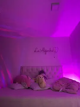 Snapshot of alee_lenoxx chatting on September 27, 9:38 am alee lenoxx online show from September 27, 9:38 am