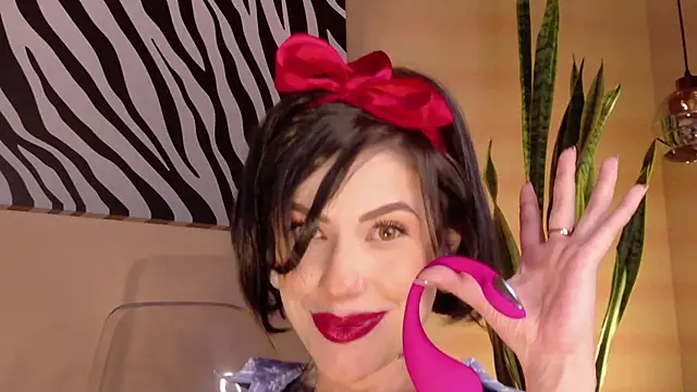 Hannah Borbon online show from October 1, 8:47 pm