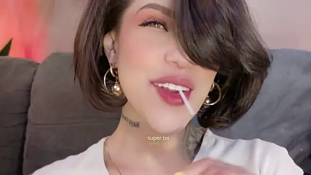 Hannah Borbon online show from July 9, 11:06 pm