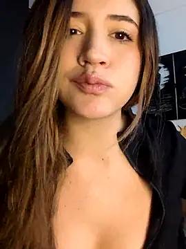 maliciaworld online show from November 24, 6:10 pm