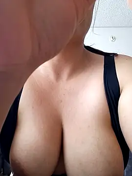 Snapshot of Zoe_Nasty chatting on October 12, 1:35 pm Zoe Nasty online show from October 12, 1:35 pm