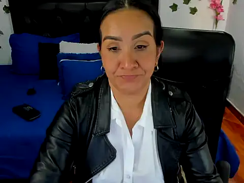 Snapshot of Violeta_stilll chatting on October 7, 6:56 pm Violeta stilll online show from October 7, 6:56 pm