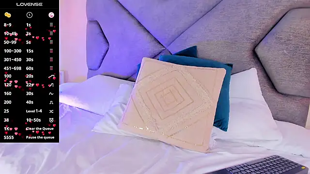 AilishBenson online show from December 3, 8:00 pm