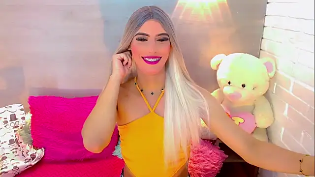 Daniela Pink  online show from December 2, 7:27 pm