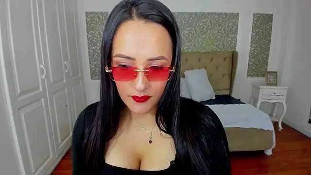 KimWessel  online show from July 9, 7:16 pm