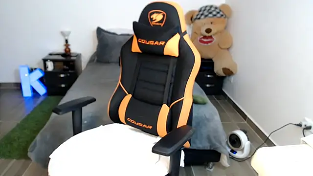 KRISTAL  JACKSON online show from October 25, 11:40 am